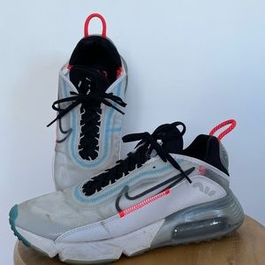 Nike Air Max 2090 size 8 men size 9 women